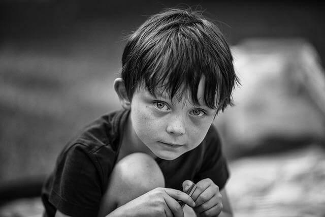 image of young child, black and white photo.
